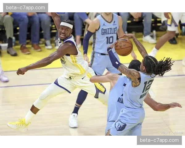 开拓者遭遇六连败颓势 附加赛席位受到灰熊队挑战